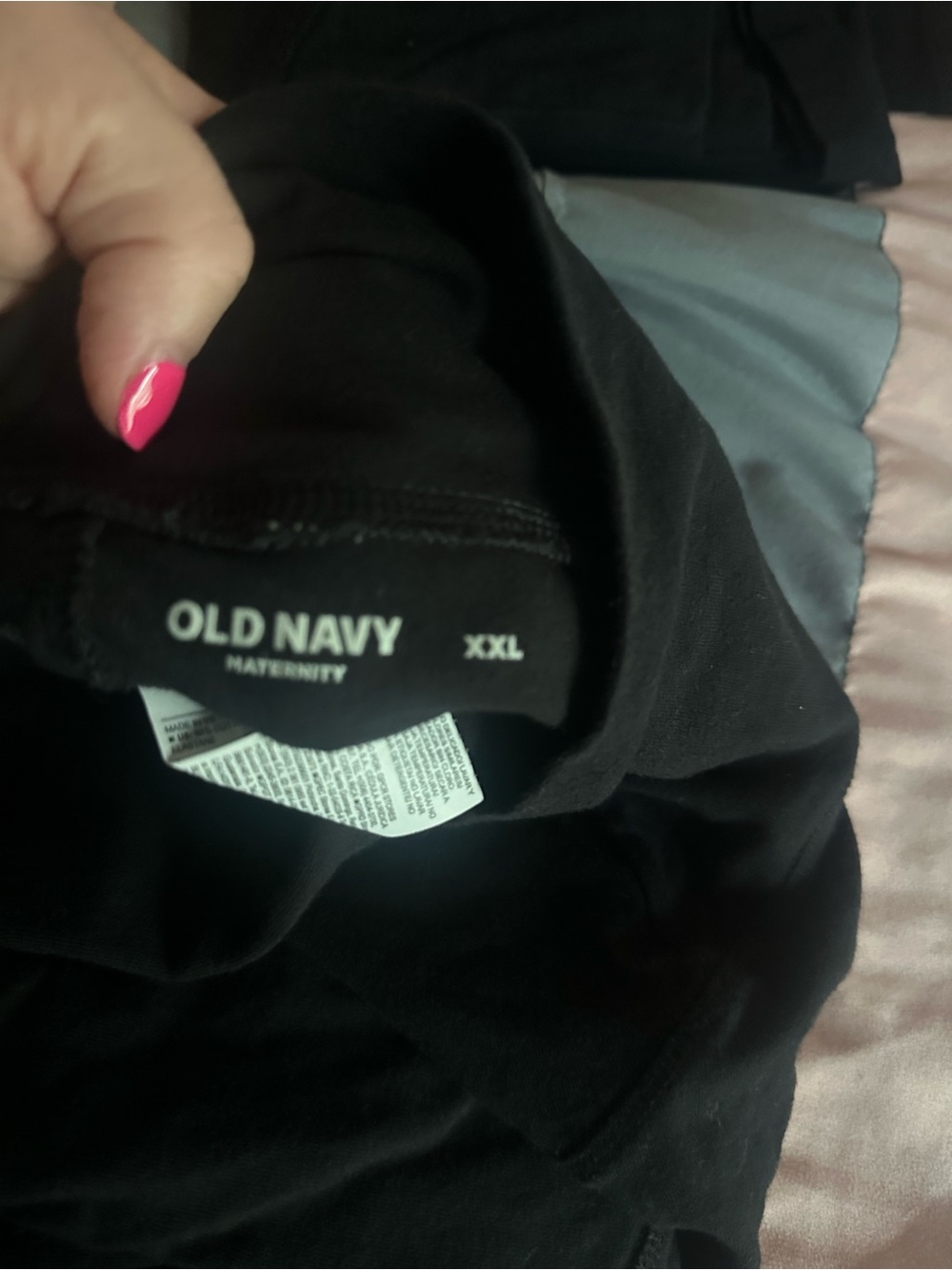 Old Navy Black Maternity Tee - XXL
